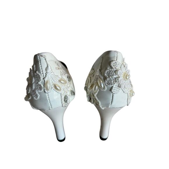 Embellished Embroidery Lace Bridal Heels Size 39 - Picture 5 of 10